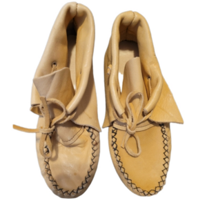 Adorable size 4 leather moccasins